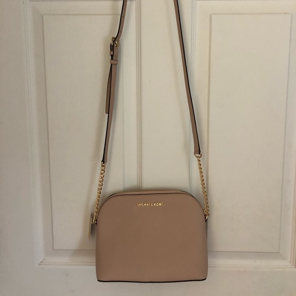Michael Kors Handbags - Michael Kors Crossbody Purse